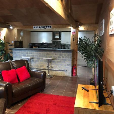 The Lodge Bedford Esterno foto